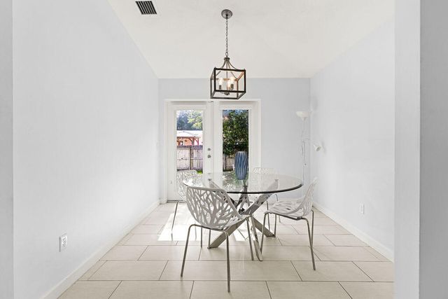 1022 41st Avenue, Vero Beach, FL 32960