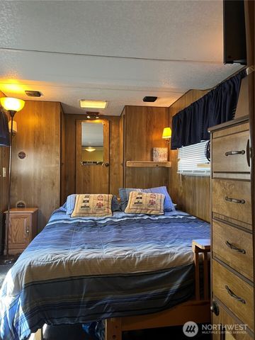 1913 321st Place, Ocean Park, WA 98640