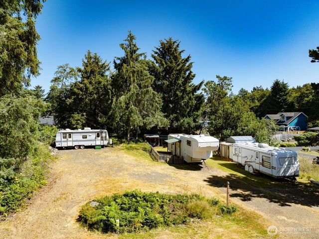 1913 321st Place, Ocean Park, WA 98640