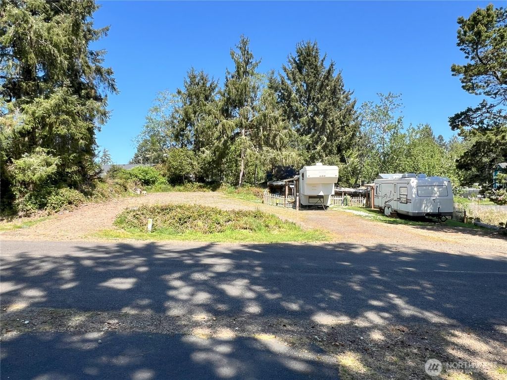 1913 321st Place, Ocean Park, WA 98640