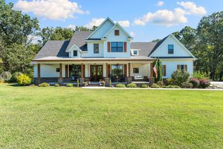 4205 Rainbow Farm Road, Bentonville, AR 72713