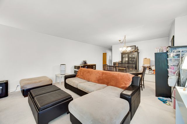 6044 N Mozart Street, Chicago, IL 60659