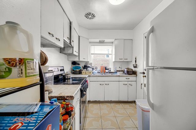 6044 N Mozart Street, Chicago, IL 60659