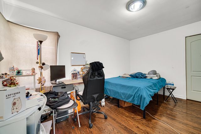6044 N Mozart Street, Chicago, IL 60659