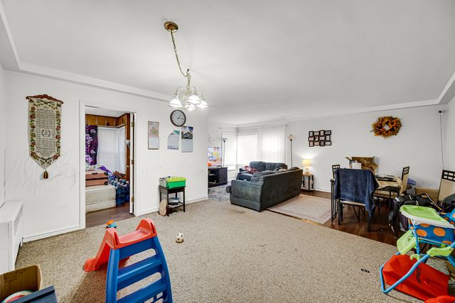 6044 N Mozart Street, Chicago, IL 60659