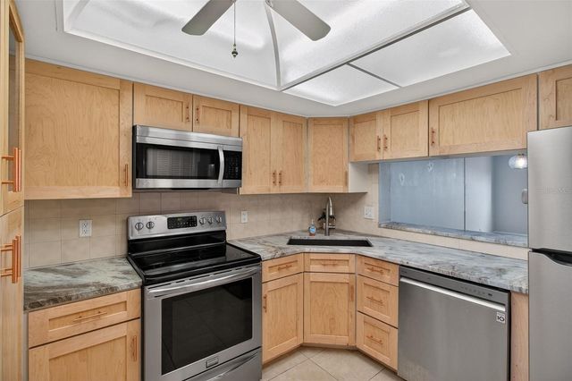 2621 COVE CAY DRIVE 902, Clearwater, FL 33760