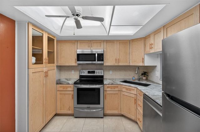 2621 COVE CAY DRIVE 902, Clearwater, FL 33760