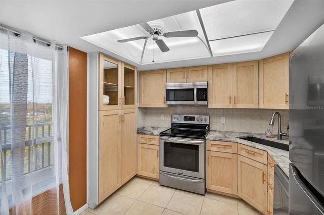 2621 COVE CAY DRIVE 902, Clearwater, FL 33760