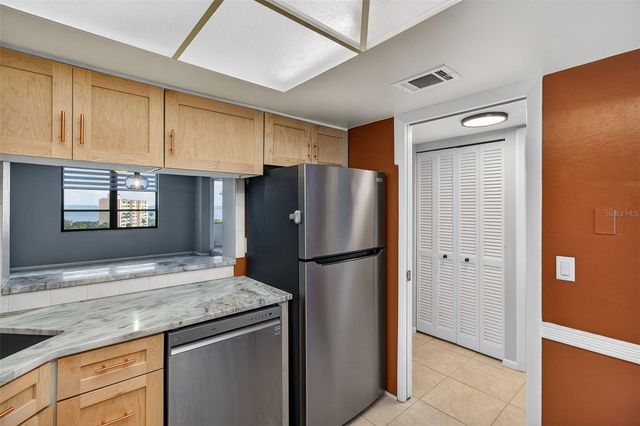 2621 COVE CAY DRIVE 902, Clearwater, FL 33760