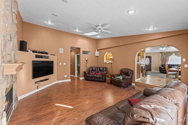 61 Radcliff Lane, Pueblo, CO 81005