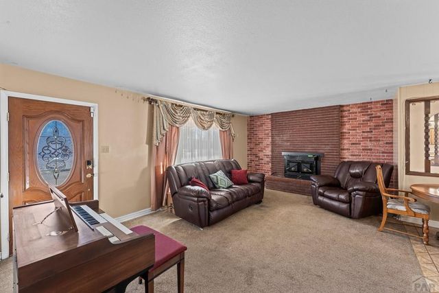 61 Radcliff Lane, Pueblo, CO 81005