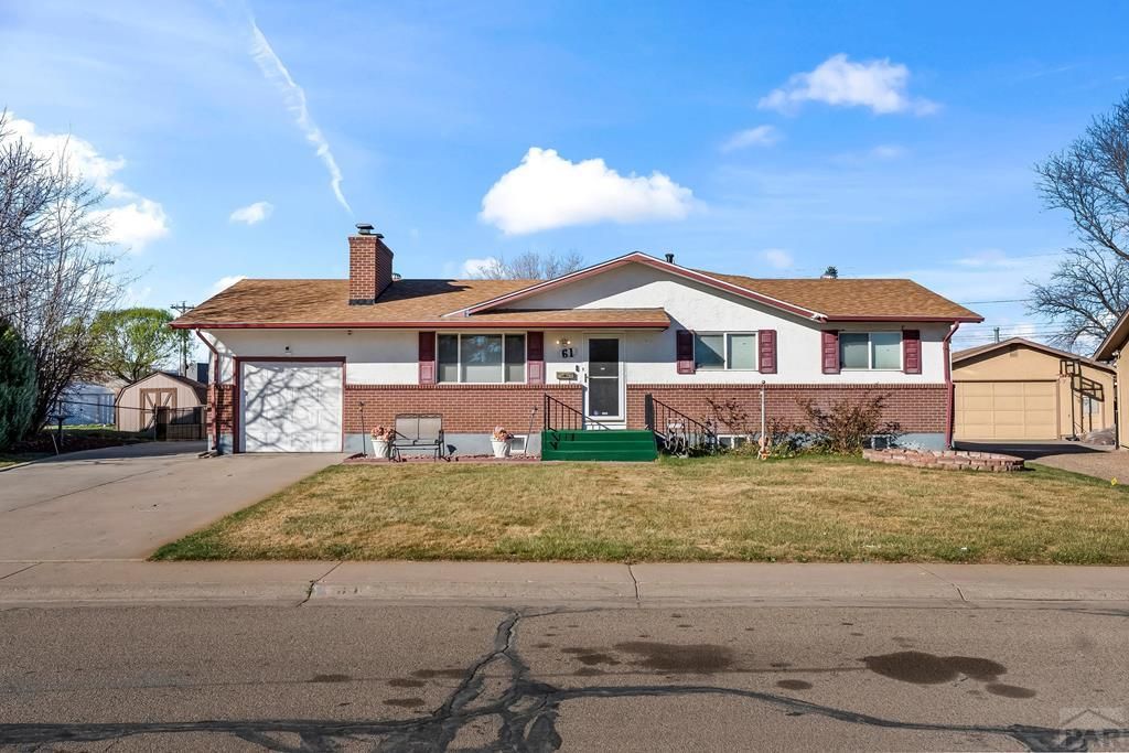 61 Radcliff Lane, Pueblo, CO 81005