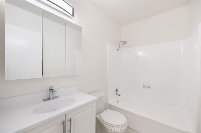 333 Riverdale Drive 14, Glendale, CA 91204