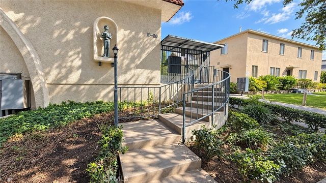 333 Riverdale Drive 14, Glendale, CA 91204