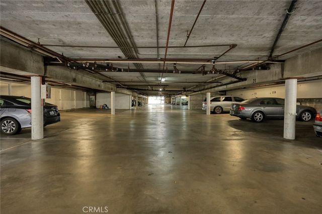 333 Riverdale Drive 14, Glendale, CA 91204