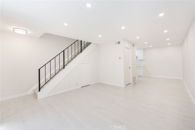 333 Riverdale Drive 14, Glendale, CA 91204