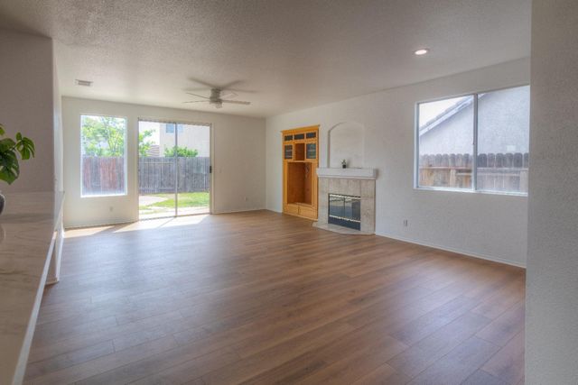 9168 Garlington Ct, Sacramento, CA 95829