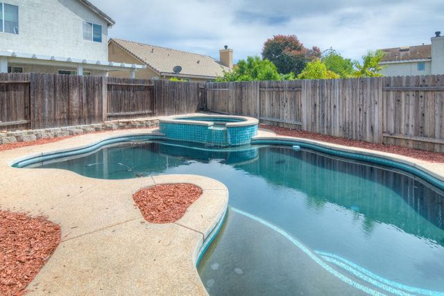 9168 Garlington Ct, Sacramento, CA 95829