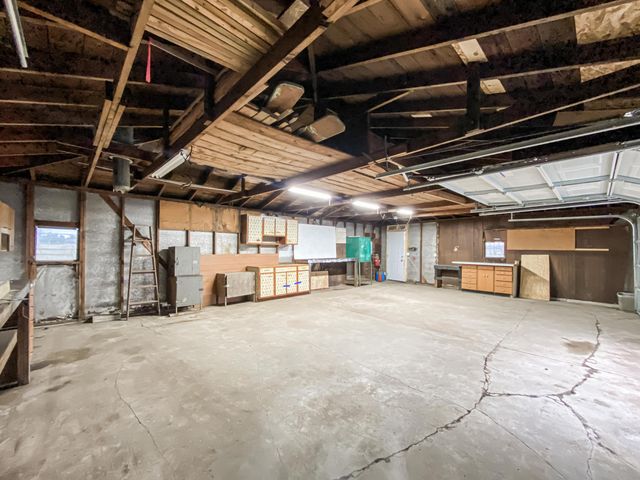 1528 W 153rd Avenue, Crown Point, IN 46307