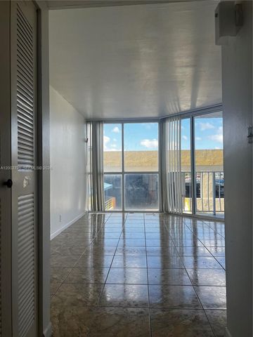 7601 E Treasure Dr 417, North Bay Village, FL 33141