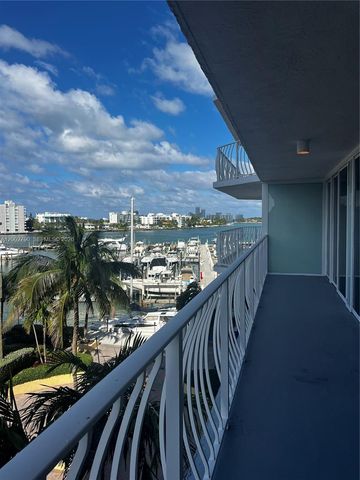 7601 E Treasure Dr 417, North Bay Village, FL 33141