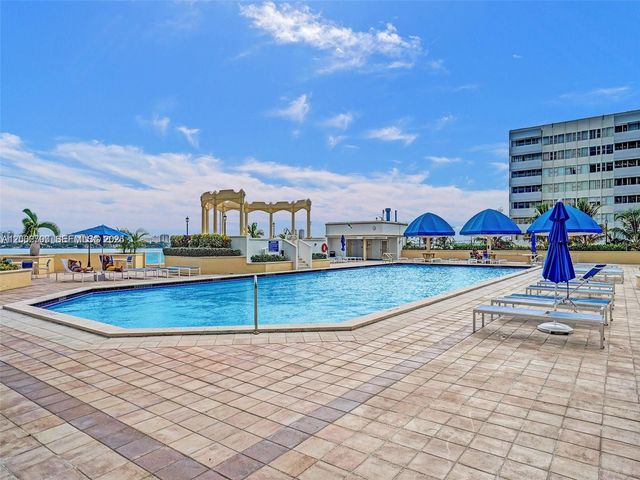 7601 E Treasure Dr 417, North Bay Village, FL 33141