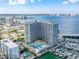 7601 E Treasure Dr 417, North Bay Village, FL 33141