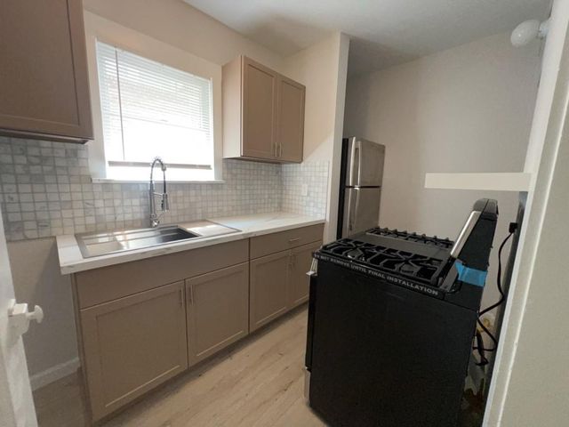 1006 Studewood Street, Houston, TX 77008