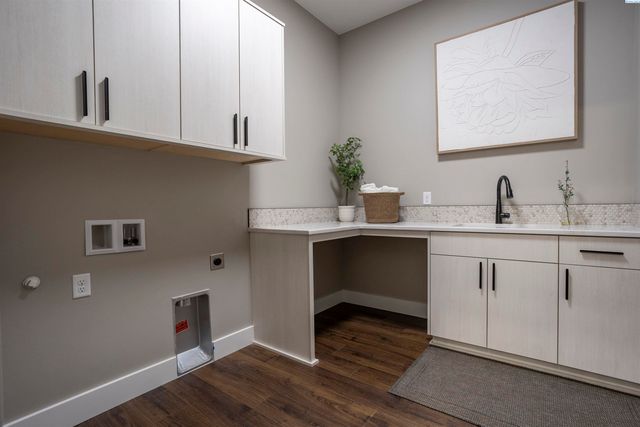 6169 W 28th Ave, Kennewick, WA 99338