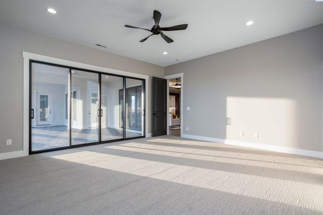 6169 W 28th Ave, Kennewick, WA 99338