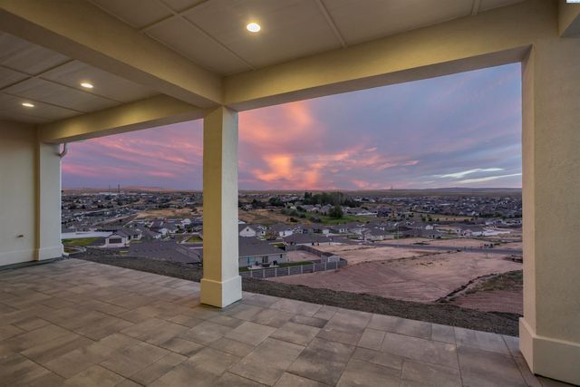 6169 W 28th Ave, Kennewick, WA 99338