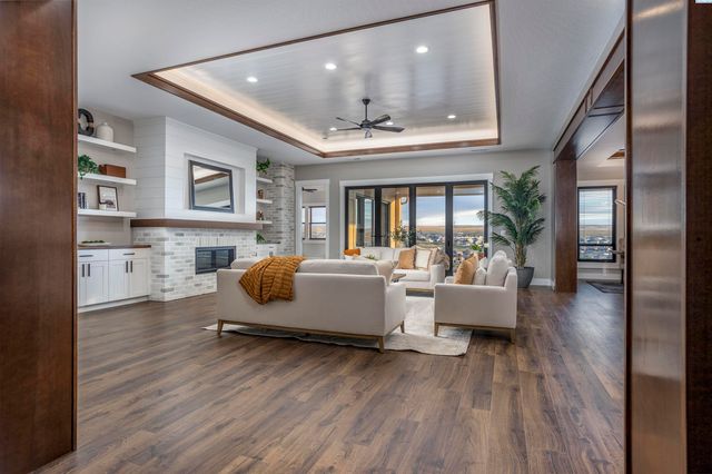 6169 W 28th Ave, Kennewick, WA 99338