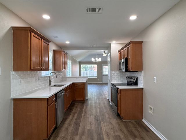 103 Santa Fe Trail, Justin, TX 76247