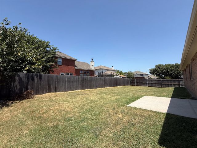 103 Santa Fe Trail, Justin, TX 76247
