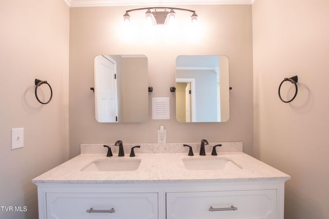 2751 Everett Street, Bristol, VA 24201