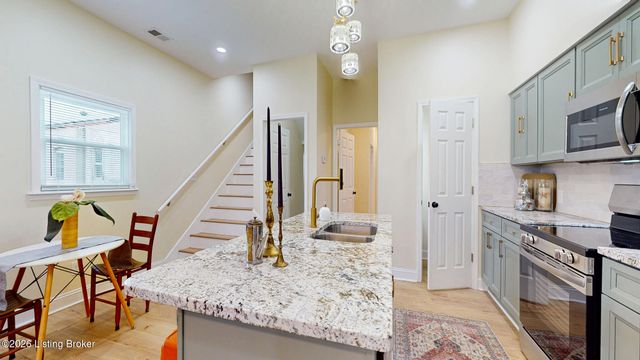 413 Camp St, Louisville, KY 40203