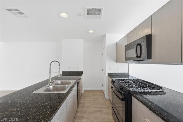 247 Tower Street, Las Vegas, NV 89101