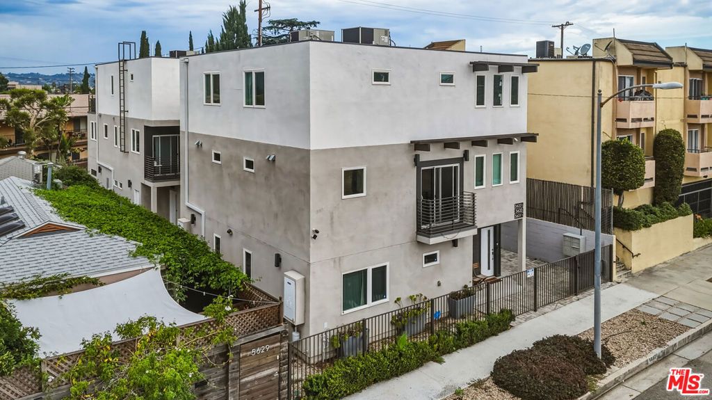 5631 Whitnall Highway, Los Angeles, CA 91601 — photo 3