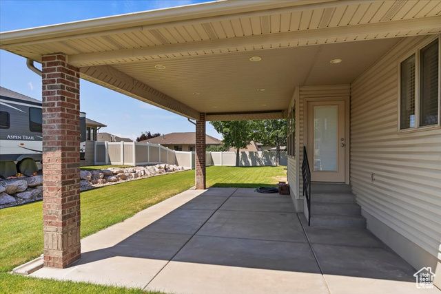 1401 W 1020 N, Clinton, UT 84015