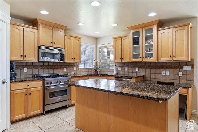 1401 W 1020 N, Clinton, UT 84015