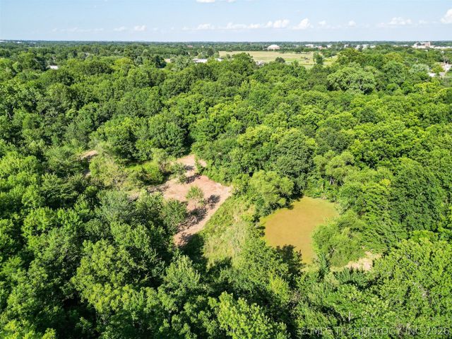 10 N Oklahoma Avenue, Okmulgee, OK 74447