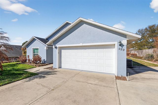 959 FOREST HILL DR., Minneola, FL 34715