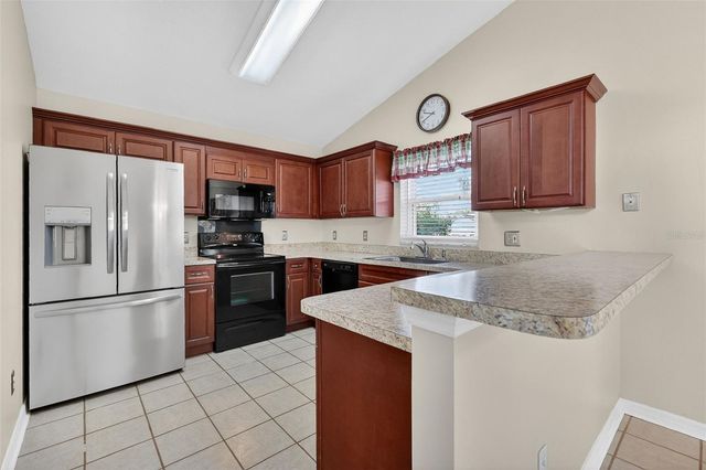 959 FOREST HILL DR., Minneola, FL 34715