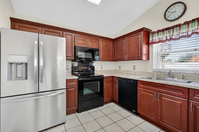 959 FOREST HILL DR., Minneola, FL 34715