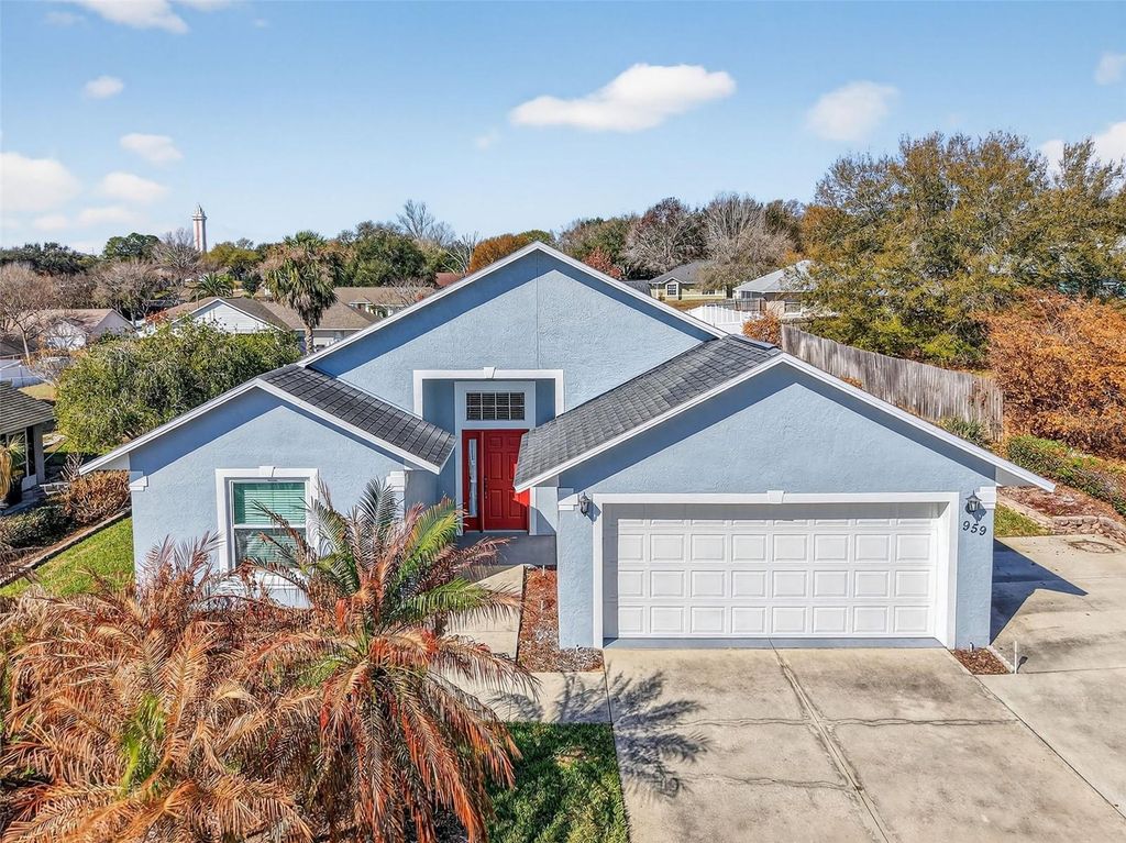 959 FOREST HILL DR., Minneola, FL 34715