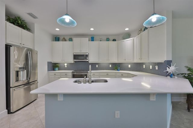 964 PEMBROKE POINT WAY, Sun City Center, FL 33573