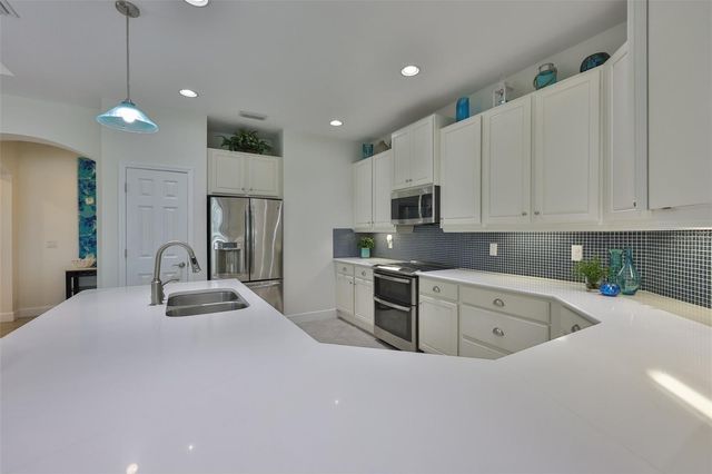 964 PEMBROKE POINT WAY, Sun City Center, FL 33573