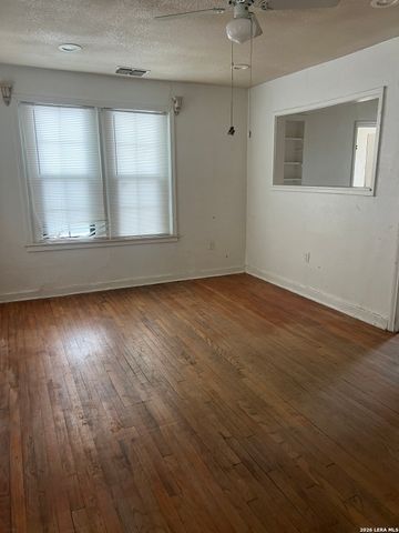 1539 W mariposa, San Antonio, TX 78201