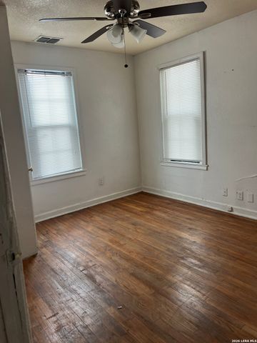 1539 W mariposa, San Antonio, TX 78201