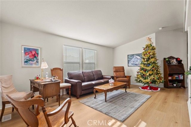 15455 Glenoaks Boulevard 94, Sylmar (los Angeles), CA 91342